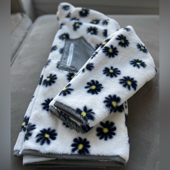 Bailey Rose Jacket - Picture 2 of 6